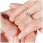 Como entregar un anillo de compromiso