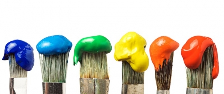 ¿Por qué los colores de las carta pueden verse diferente a los colores aplicados?